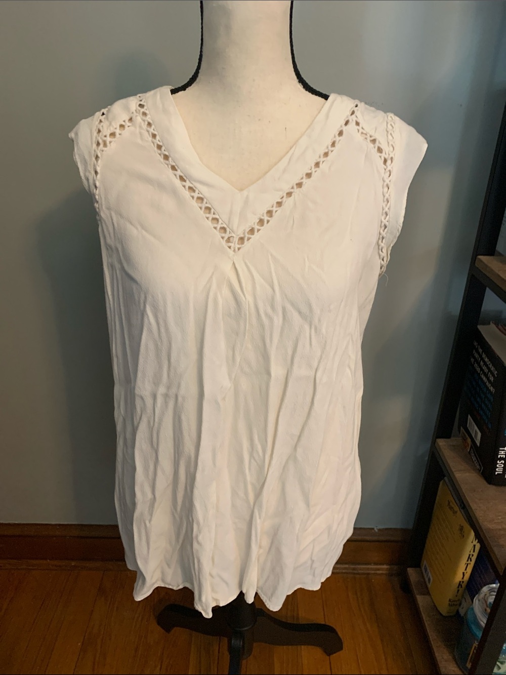 Grace Elements White V‑Neck Sleeveless Crochet Trim Tank